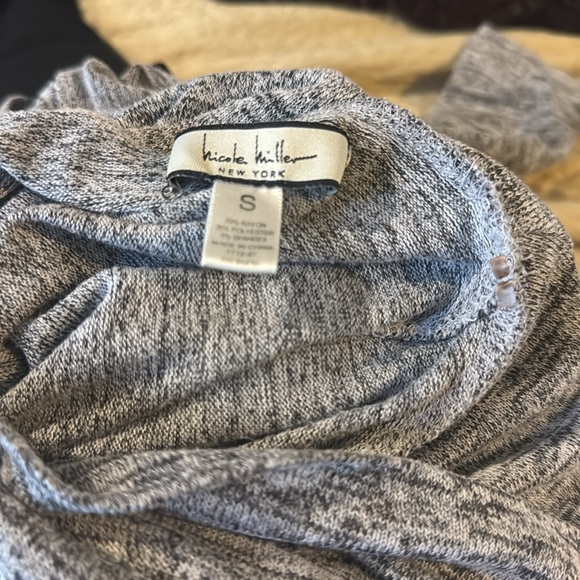 Nicole Miller Gray & Black Cowl Neck Sweater w/ Front Side Pockets - Picture 8 of 9